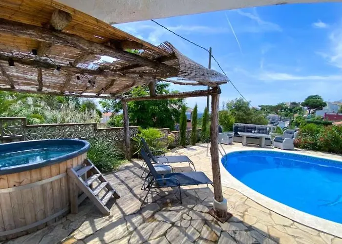 Casa Felic, 6 People, Fireplace And Hottub *